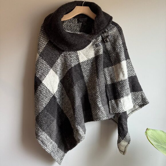 John Branigan - Branigan Weavers Irish Wool Asymmetrical Plaid Poncho OSFM - Picture 1 of 6